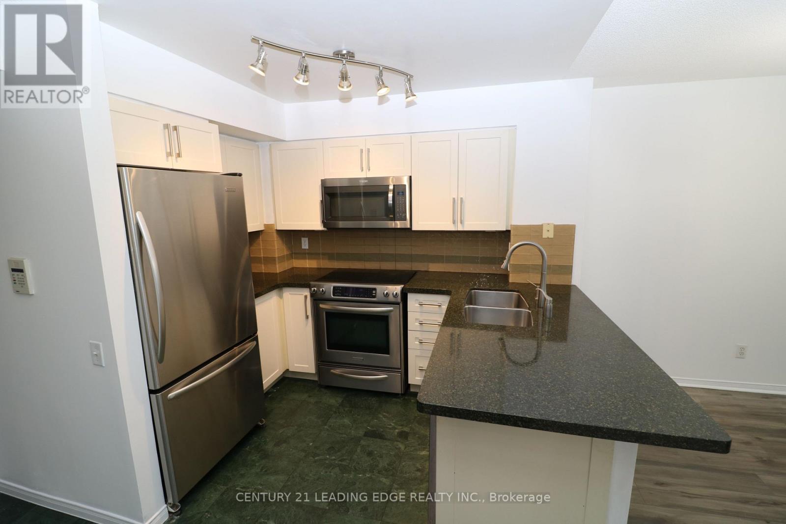 1711 - 750 Bay Street, Toronto, Ontario  M5G 1N6 - Photo 5 - C13103474