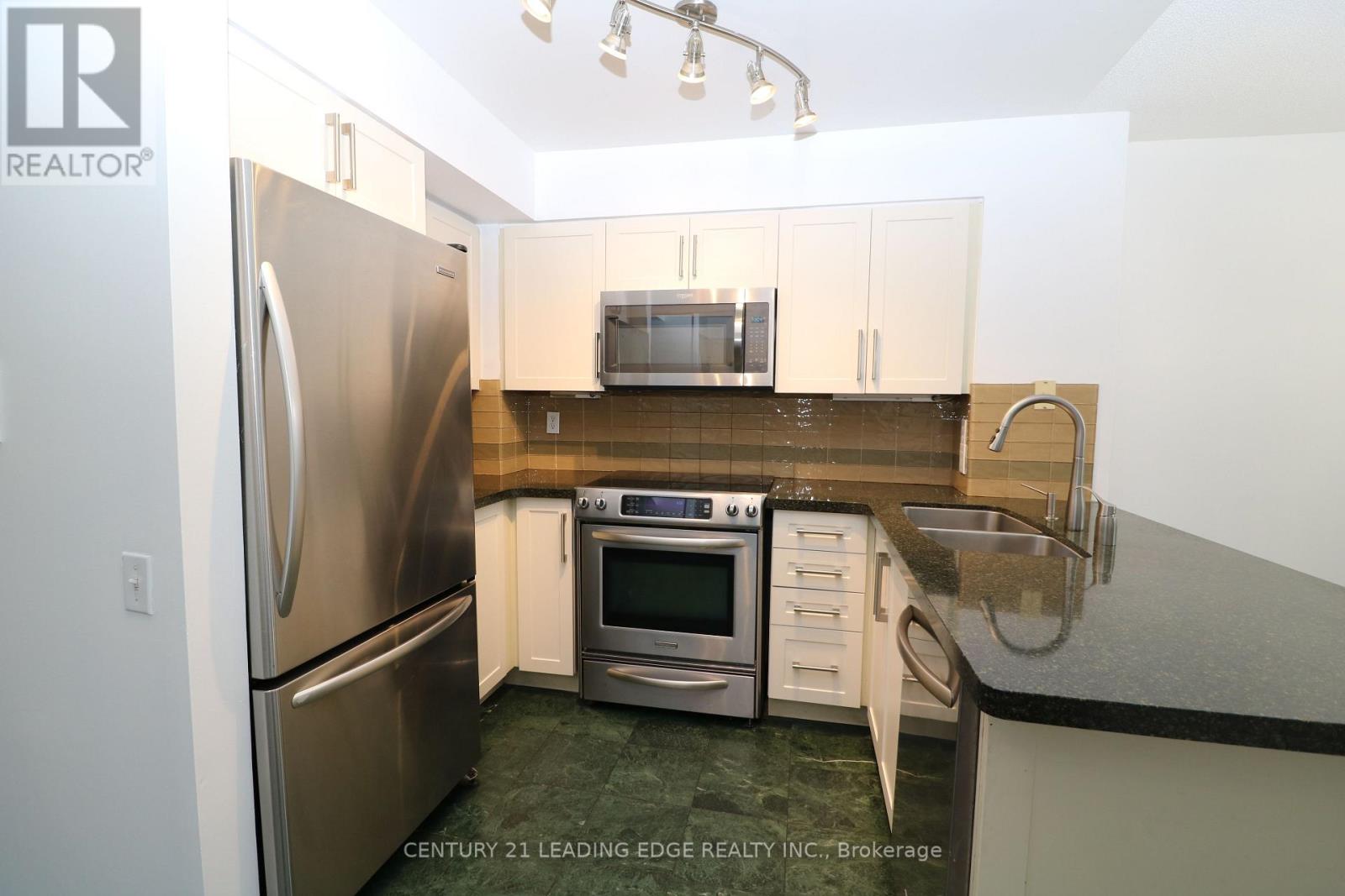 1711 - 750 Bay Street, Toronto, Ontario  M5G 1N6 - Photo 6 - C13103474