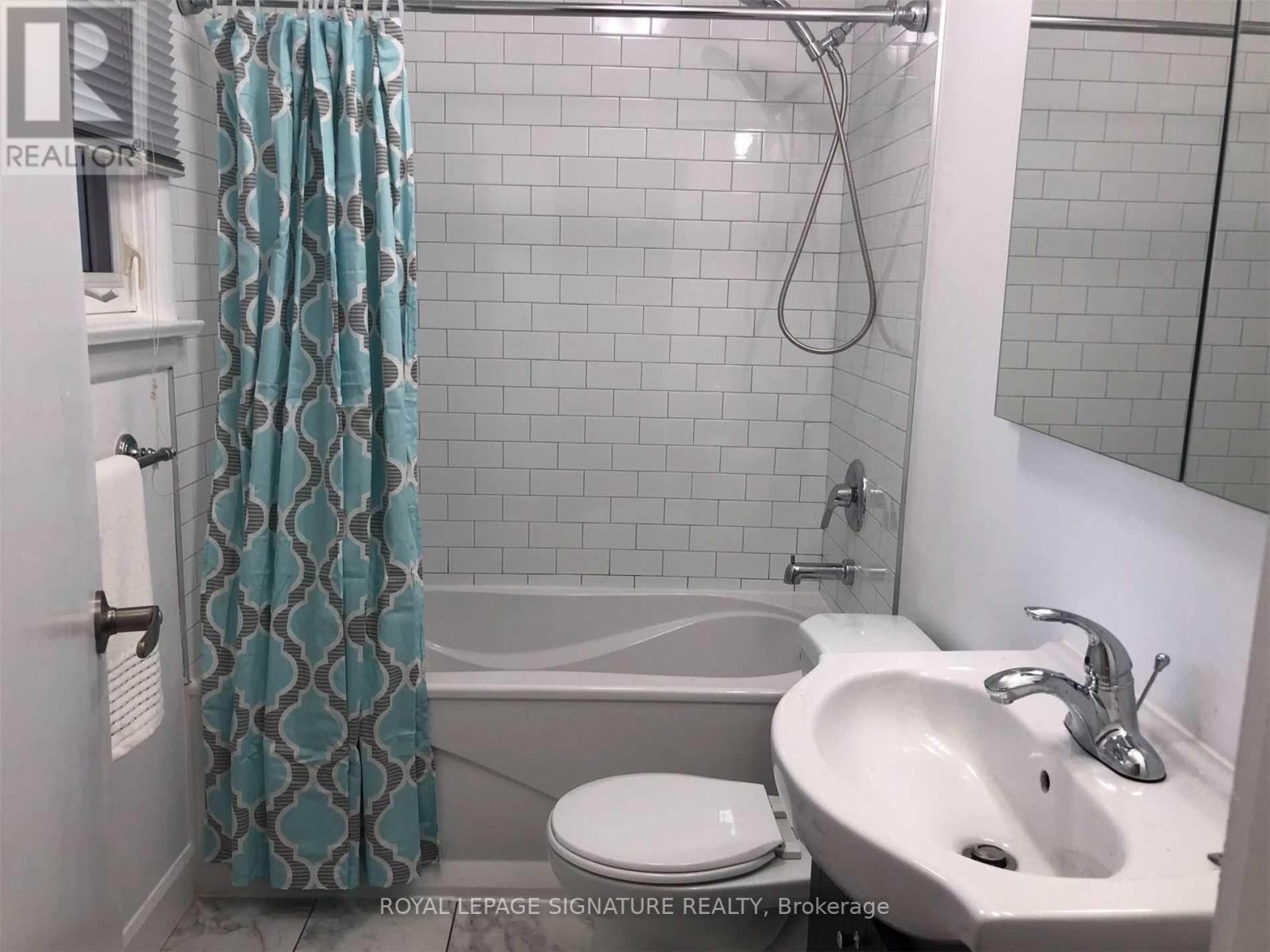 9 Hemford Crescent, Toronto, Ontario  M3B 2S4 - Photo 8 - C13103478