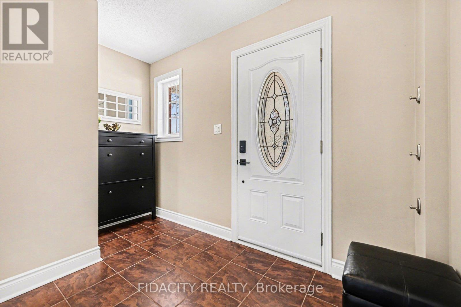 21 West Ridge Drive, Ottawa, Ontario  K2S 1S4 - Photo 5 - X12996256