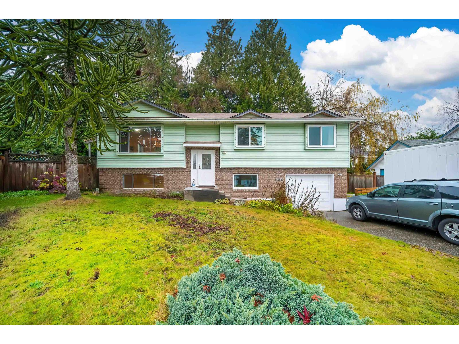 10123 158A STREET, Surrey, British Columbia