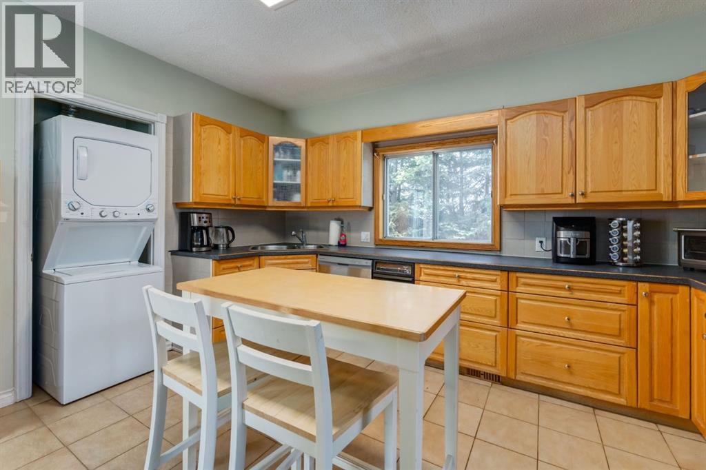 4363 70 Street Nw, Calgary, Alberta  T3B 2K4 - Photo 6 - A2308095