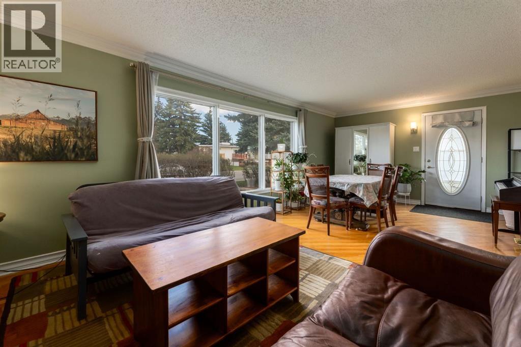 4363 70 Street Nw, Calgary, Alberta  T3B 2K4 - Photo 9 - A2308095