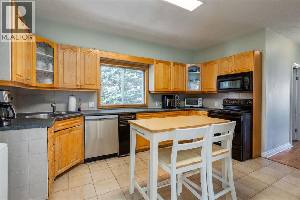 4363 70 Street Nw, Calgary, Alberta  T3B 2K4 - Photo 5 - A2308095