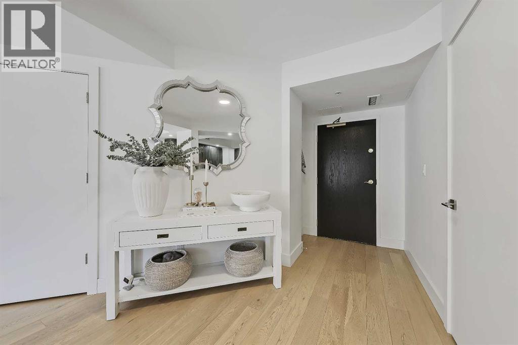902, 200 La Caille Place Sw, Calgary, Alberta  T2P 5E2 - Photo 2 - A2308691
