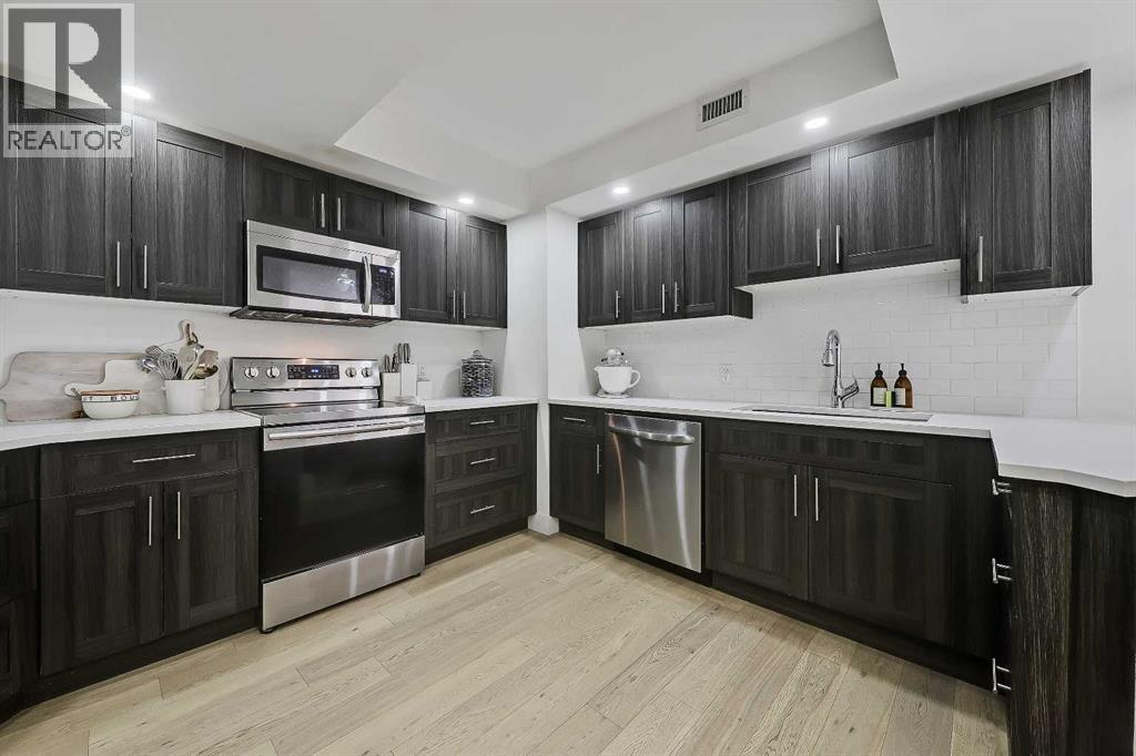 902, 200 La Caille Place Sw, Calgary, Alberta  T2P 5E2 - Photo 5 - A2308691