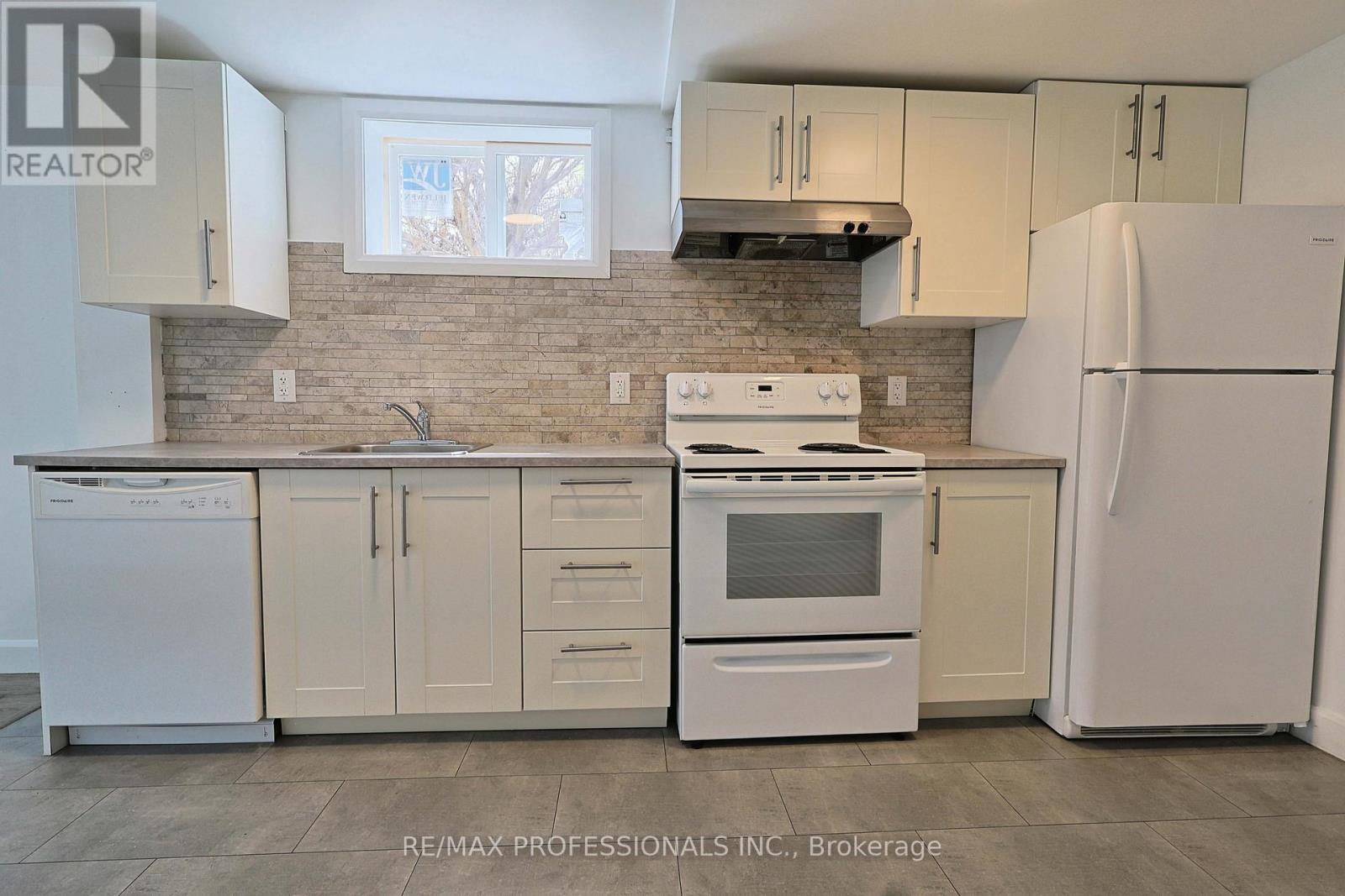 Lower - 2688 Sherhill Drive, Mississauga, Ontario  L5J 3Z3 - Photo 10 - W13103402