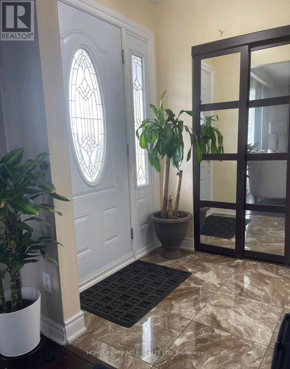 3528 Laddie Crescent, Mississauga, Ontario  L4T 1N1 - Photo 2 - W13103434