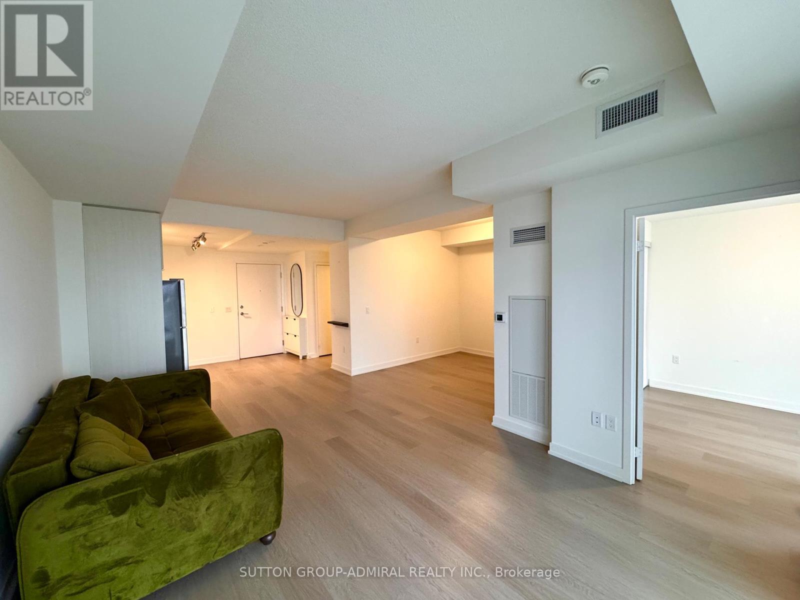 520 - 859 The Queensway, Toronto, Ontario  M8Z 1N8 - Photo 3 - W13103498
