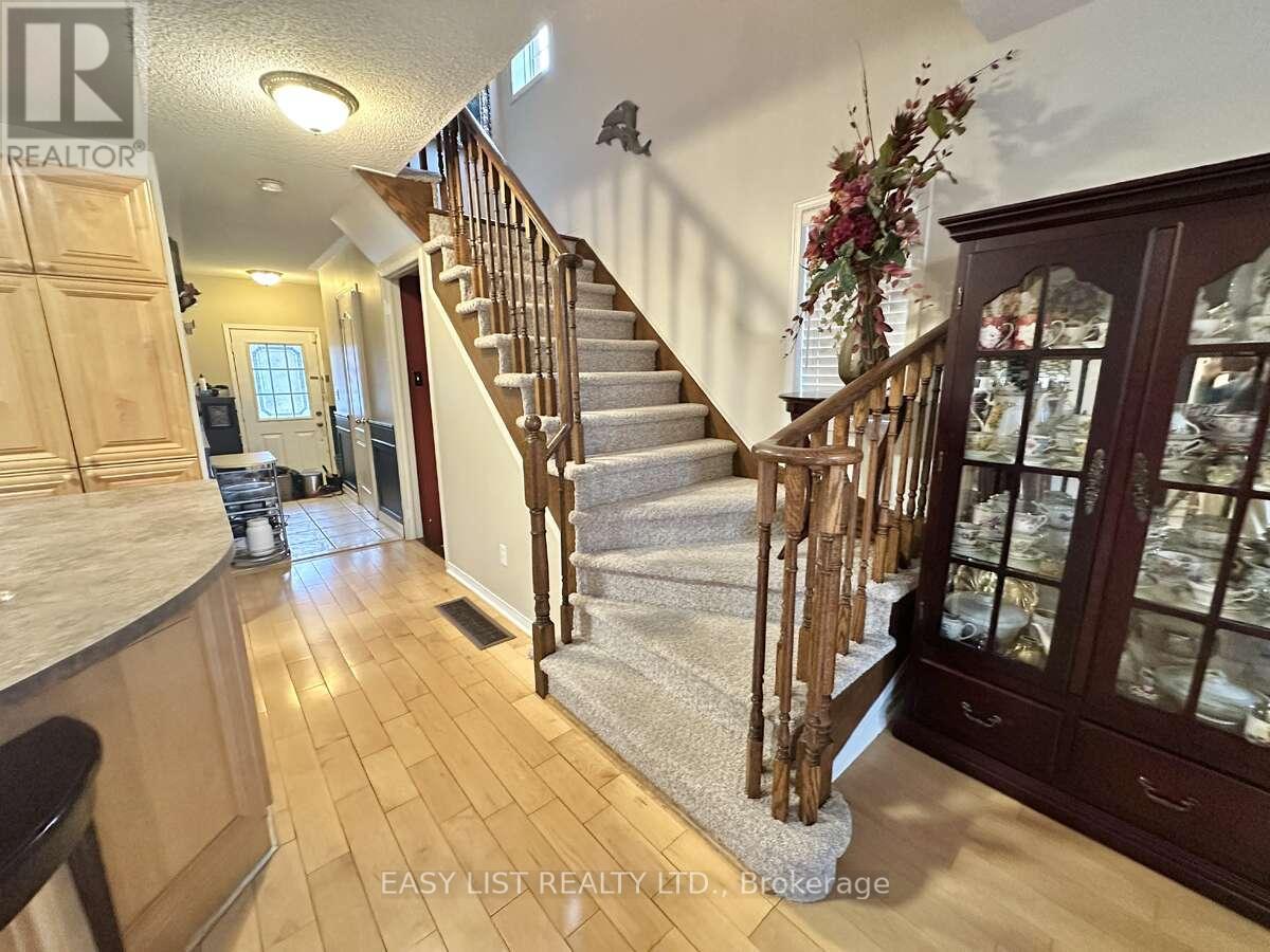 1104 Carding Mill Place, Mississauga, Ontario  L5W 1C4 - Photo 13 - W13103504