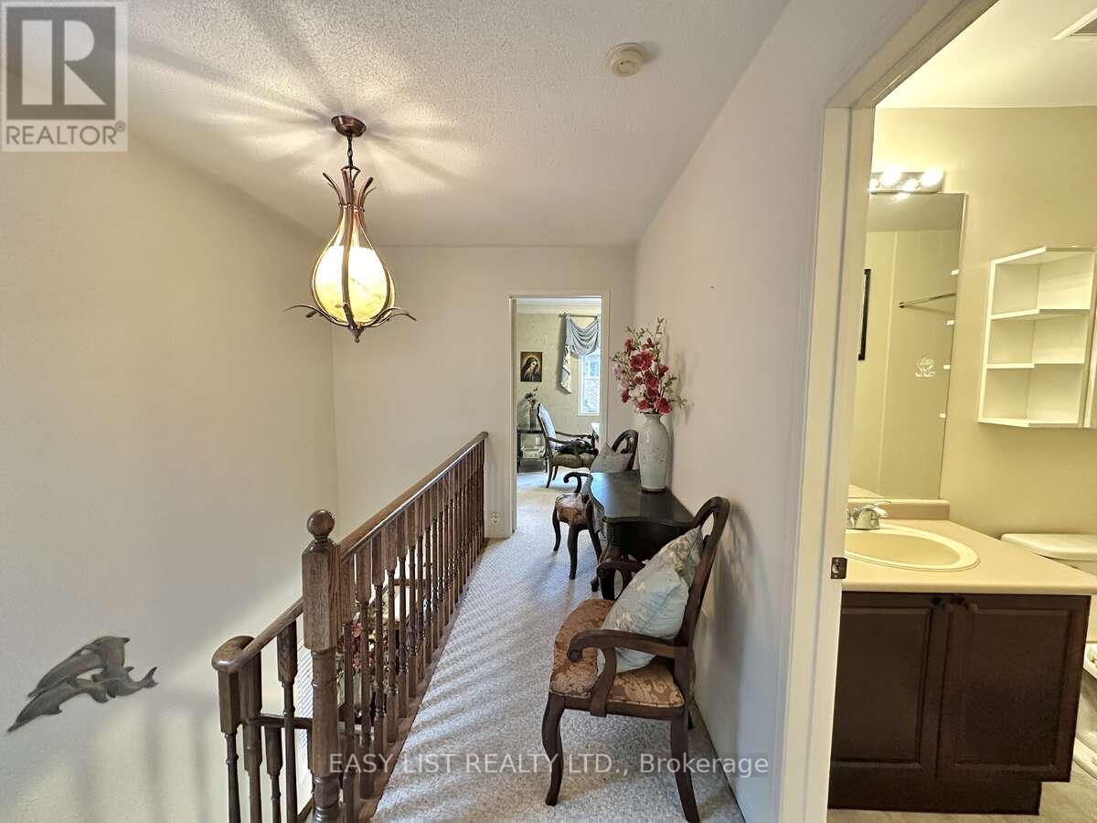 1104 Carding Mill Place, Mississauga, Ontario  L5W 1C4 - Photo 14 - W13103504