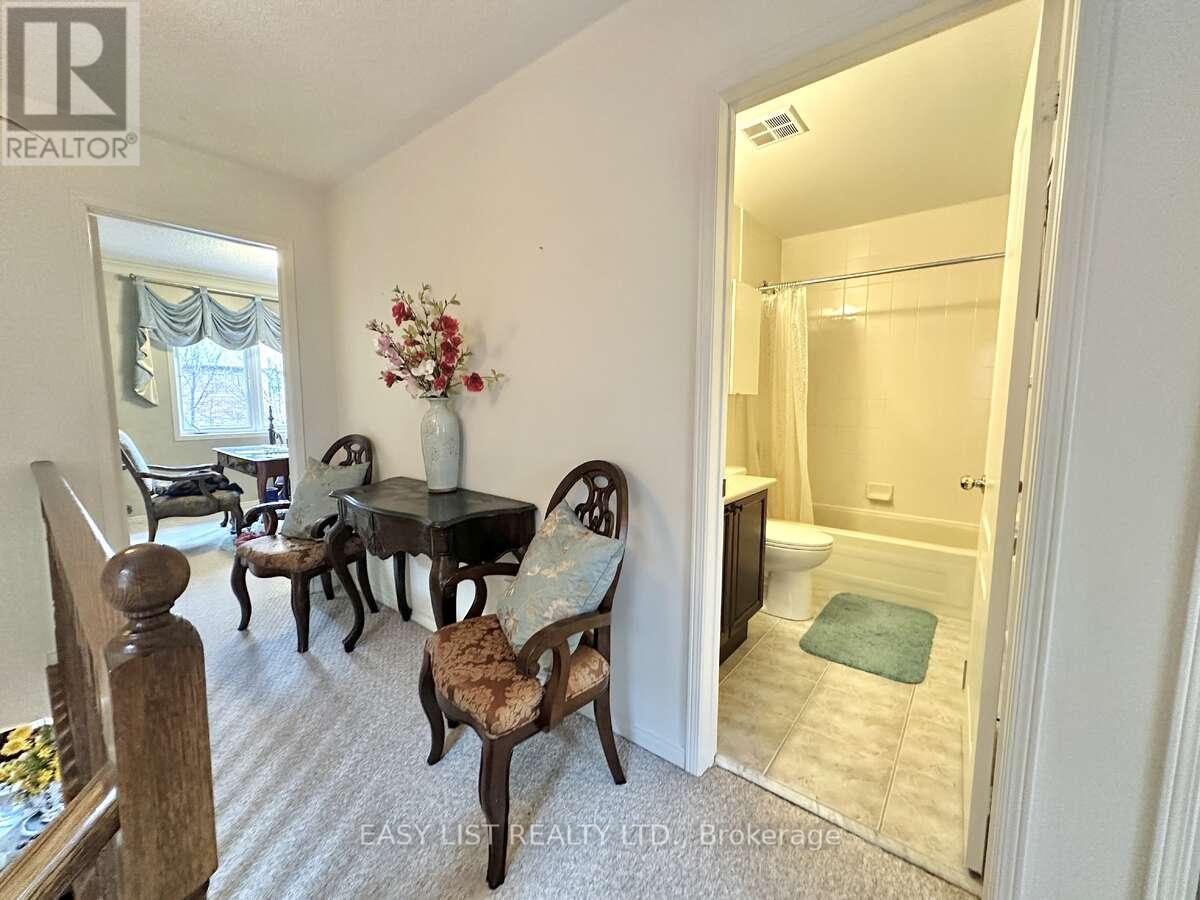 1104 Carding Mill Place, Mississauga, Ontario  L5W 1C4 - Photo 15 - W13103504