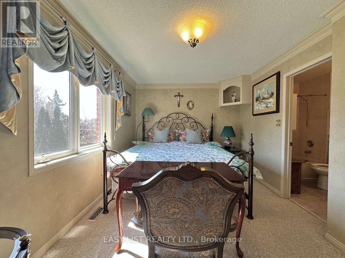 1104 Carding Mill Place, Mississauga, Ontario  L5W 1C4 - Photo 26 - W13103504