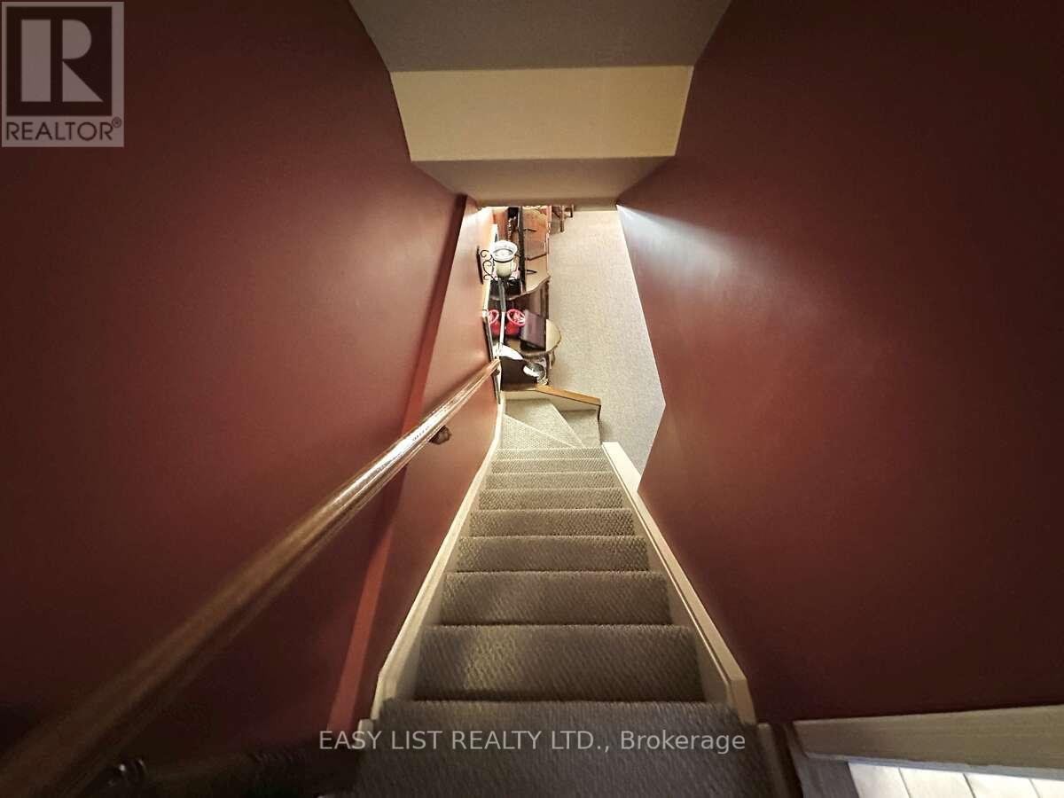 1104 Carding Mill Place, Mississauga, Ontario  L5W 1C4 - Photo 49 - W13103504