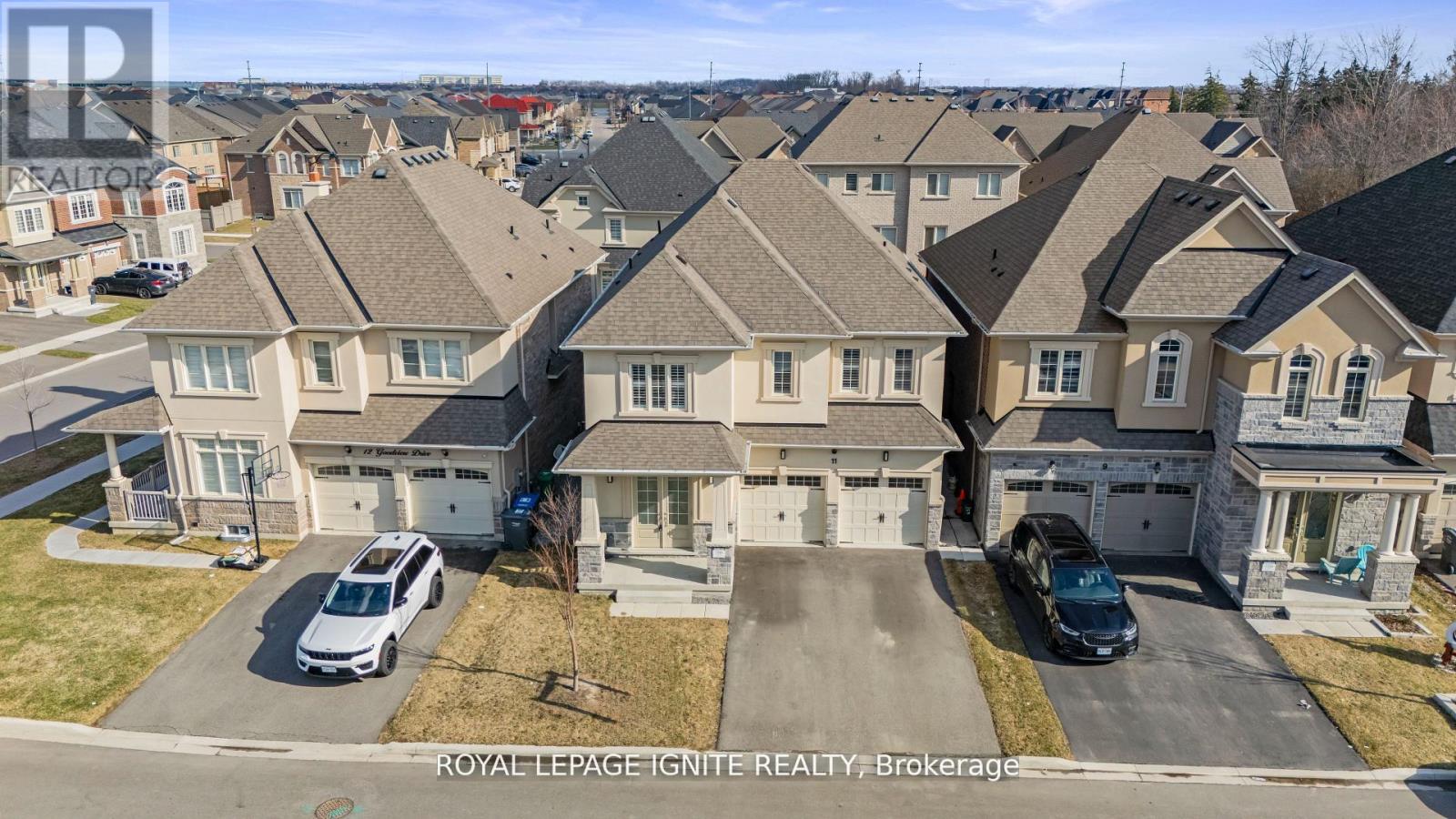 11 Jenwood Crescent, Brampton, Ontario  L6R 4C6 - Photo 3 - W13103518
