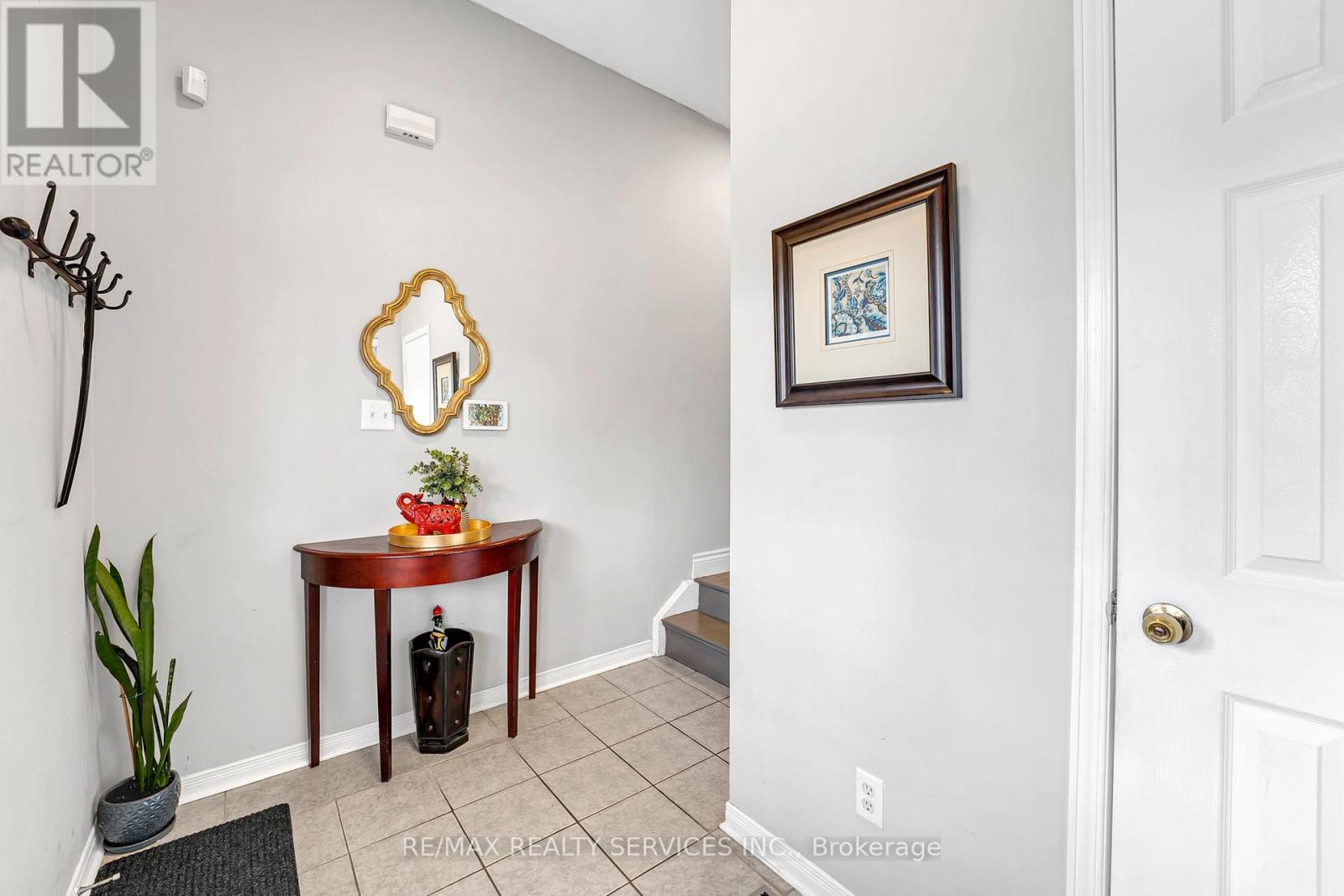 46 Ryegrass Crescent, Brampton, Ontario  L7A 3K8 - Photo 3 - W13103528