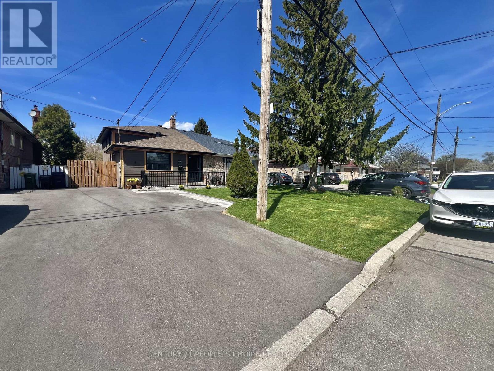 73 NEWLIN CRESCENT, Toronto, Ontario