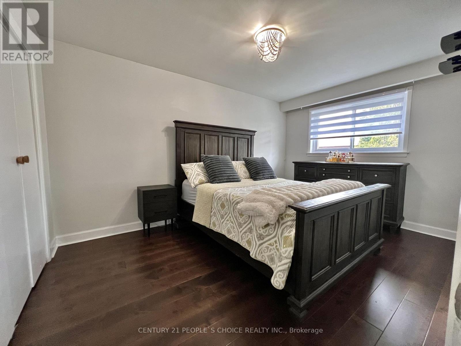 73 Newlin Crescent, Toronto, Ontario  M3L 1X5 - Photo 14 - W13103536