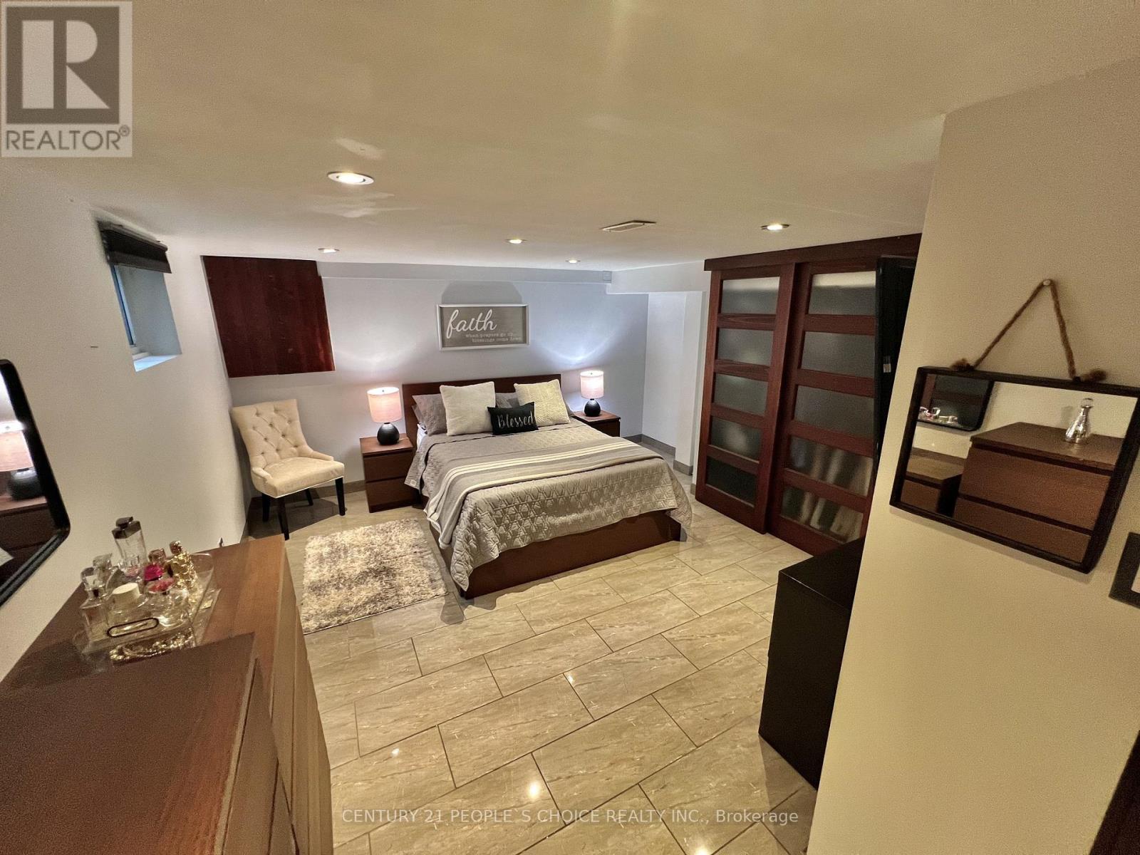 73 Newlin Crescent, Toronto, Ontario  M3L 1X5 - Photo 19 - W13103536