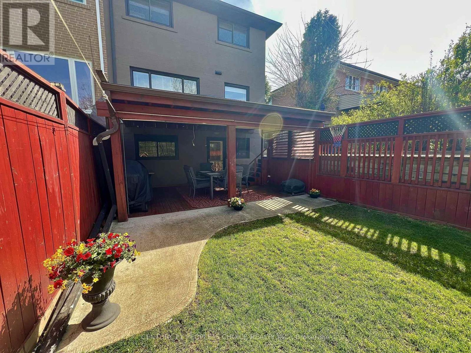 73 Newlin Crescent, Toronto, Ontario  M3L 1X5 - Photo 26 - W13103536