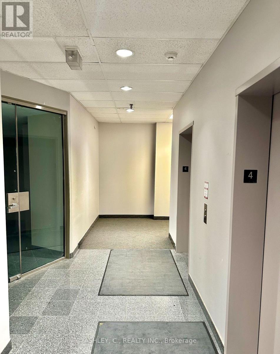 400 - 918 Dundas Street E, Mississauga, Ontario  L4Y 4H9 - Photo 3 - W13103564
