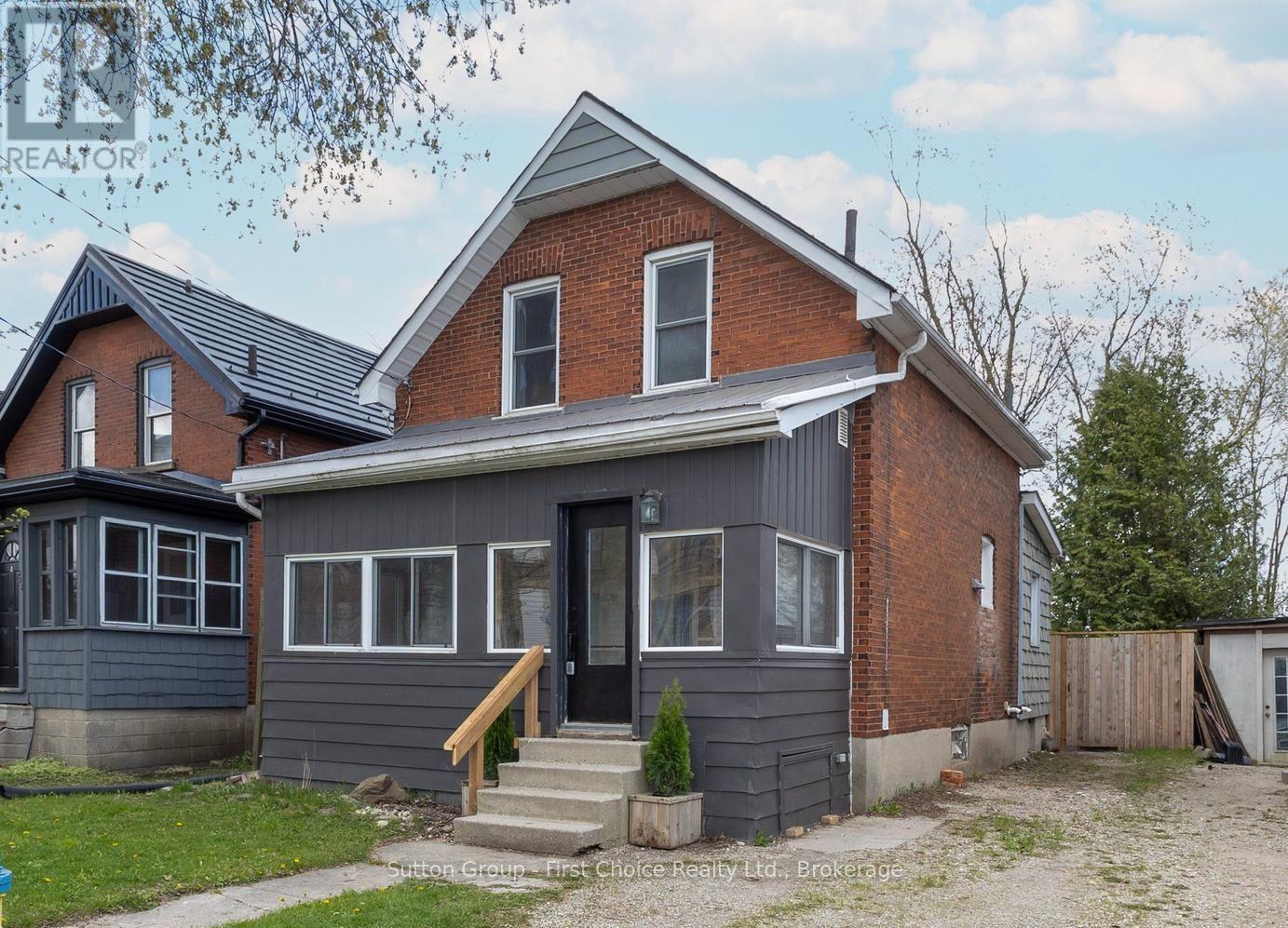383 DOURO STREET, Stratford, Ontario