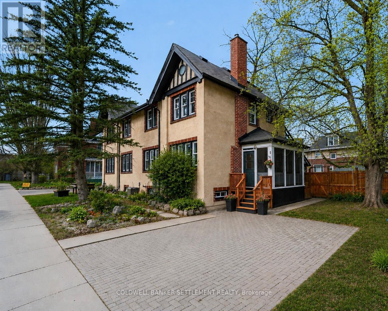 1 BURCHELL BOULEVARD, Perth, Ontario