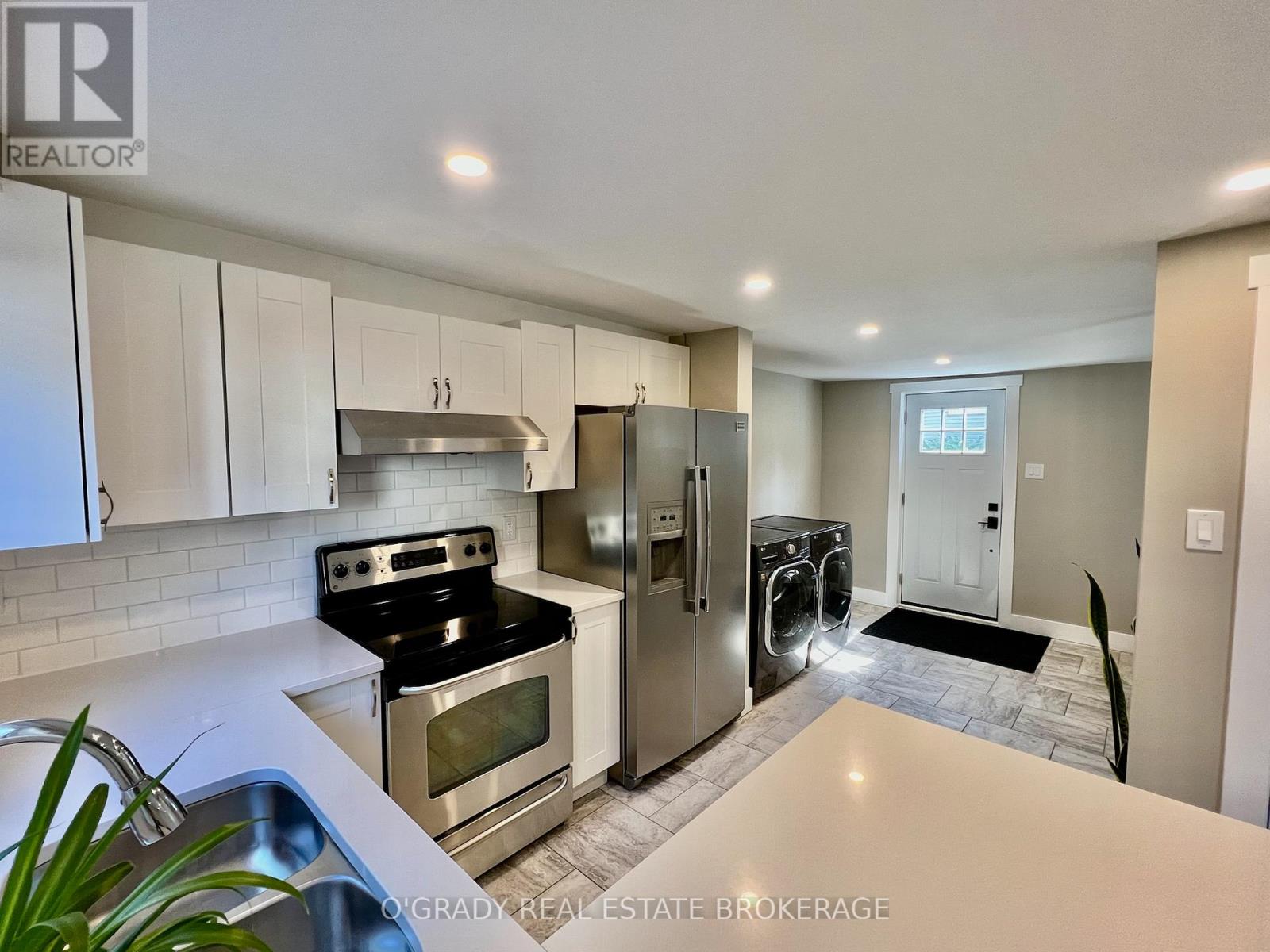 8 Edward Lane, Brockville, Ontario  K6V 5K5 - Photo 4 - X13103766