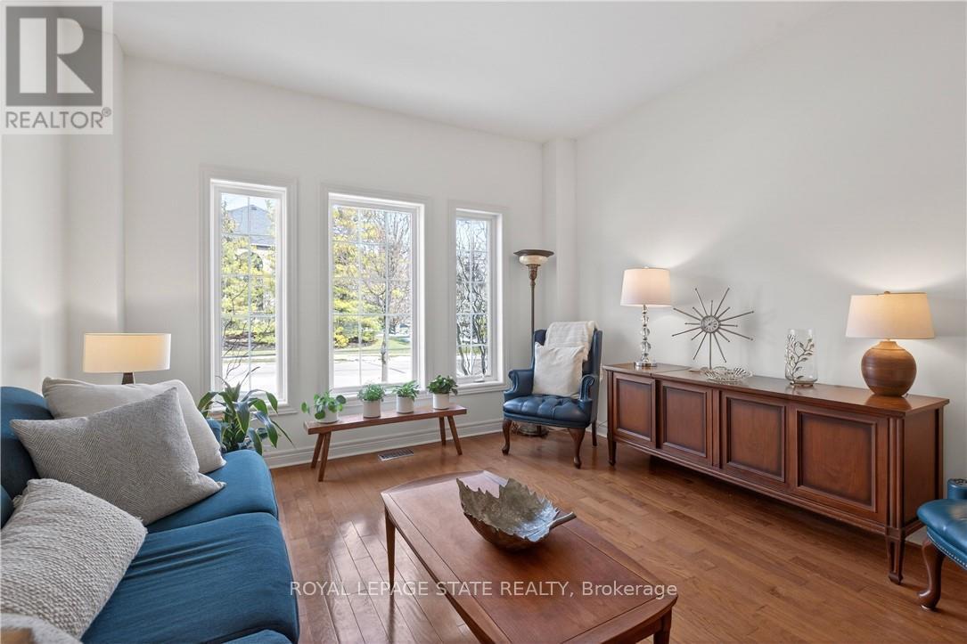29 Gaines Avenue, Hamilton, Ontario  L9H 7M4 - Photo 4 - X13103424