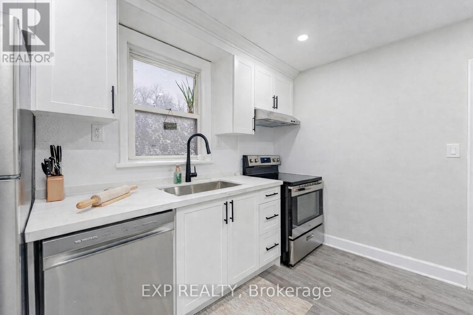 16 Ainslie Avenue, Hamilton, Ontario  L8S 2J3 - Photo 4 - X13103558