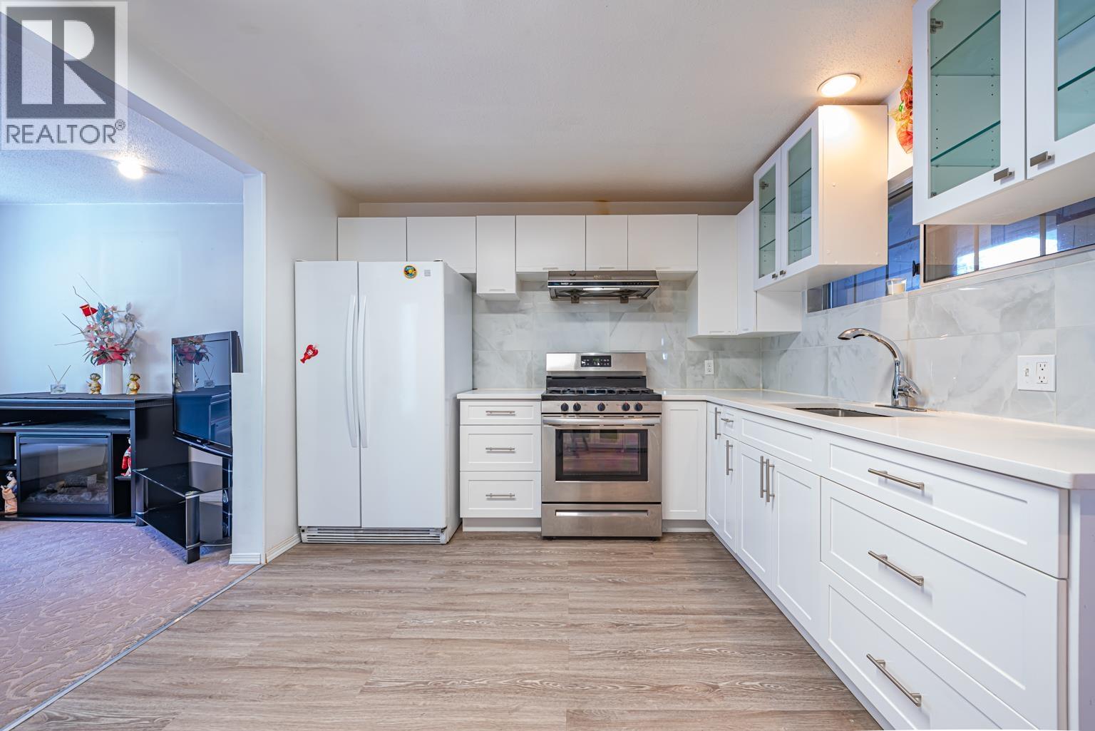 3335 Dieppe Drive, Vancouver, British Columbia  V5M 4B8 - Photo 3 - R3118285