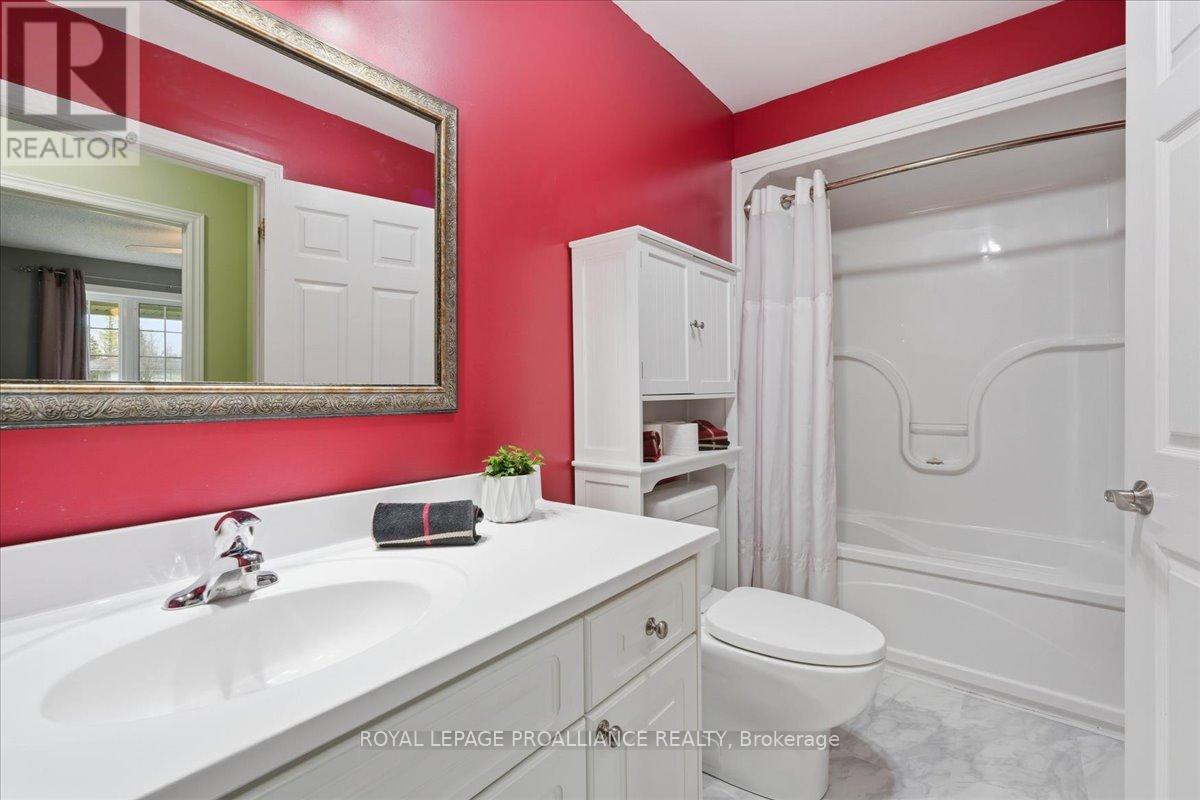2425 Wallbridge Loyalist Road, Quinte West, Ontario  K0K 2B0 - Photo 18 - X13103936