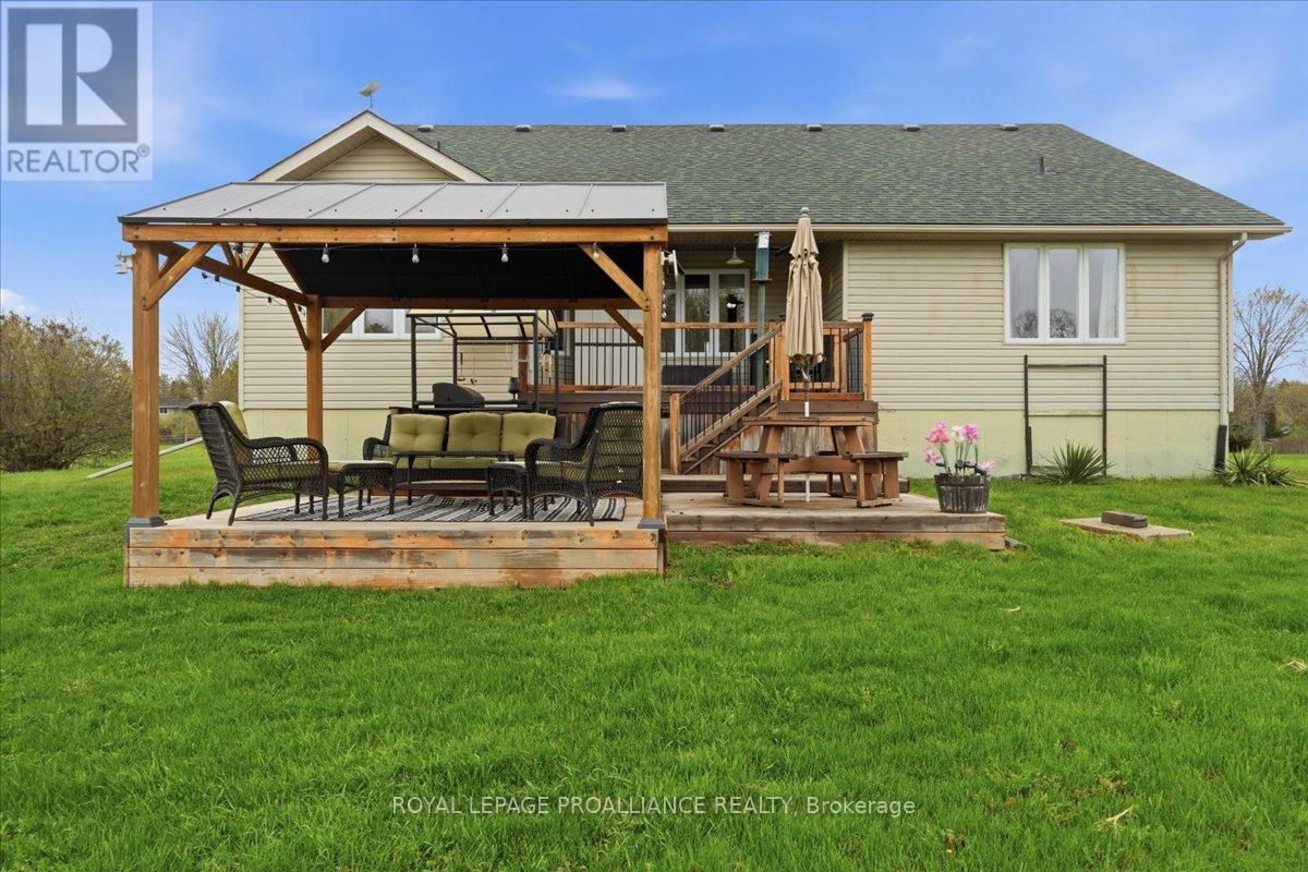 2425 Wallbridge Loyalist Road, Quinte West, Ontario  K0K 2B0 - Photo 32 - X13103936
