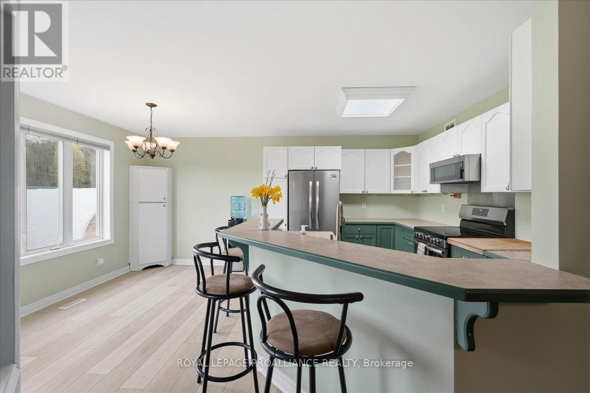 2425 Wallbridge Loyalist Road, Quinte West, Ontario  K0K 2B0 - Photo 9 - X13103936