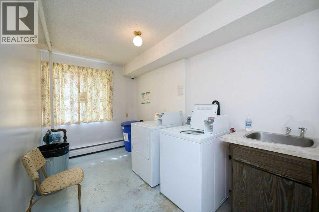 4323 75 Street Nw, Calgary, Alberta  T3B 2M7 - Photo 38 - A2296391