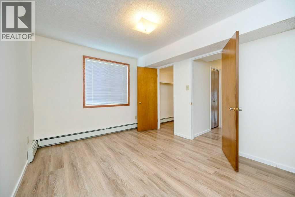 4323 75 Street Nw, Calgary, Alberta  T3B 2M7 - Photo 6 - A2296391