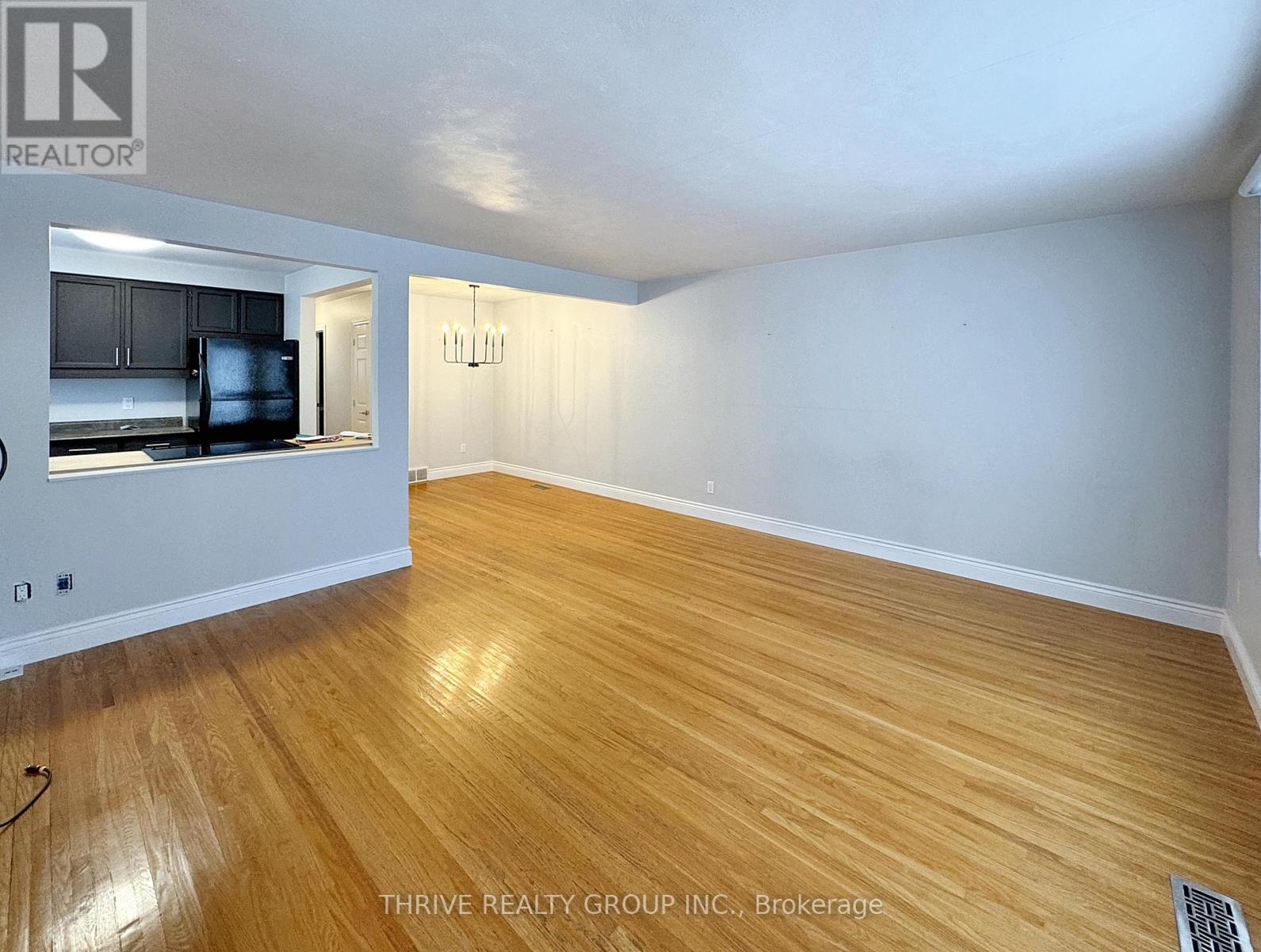 1319 Springbank Avenue, London South, Ontario  N6K 1Z9 - Photo 4 - X13103924