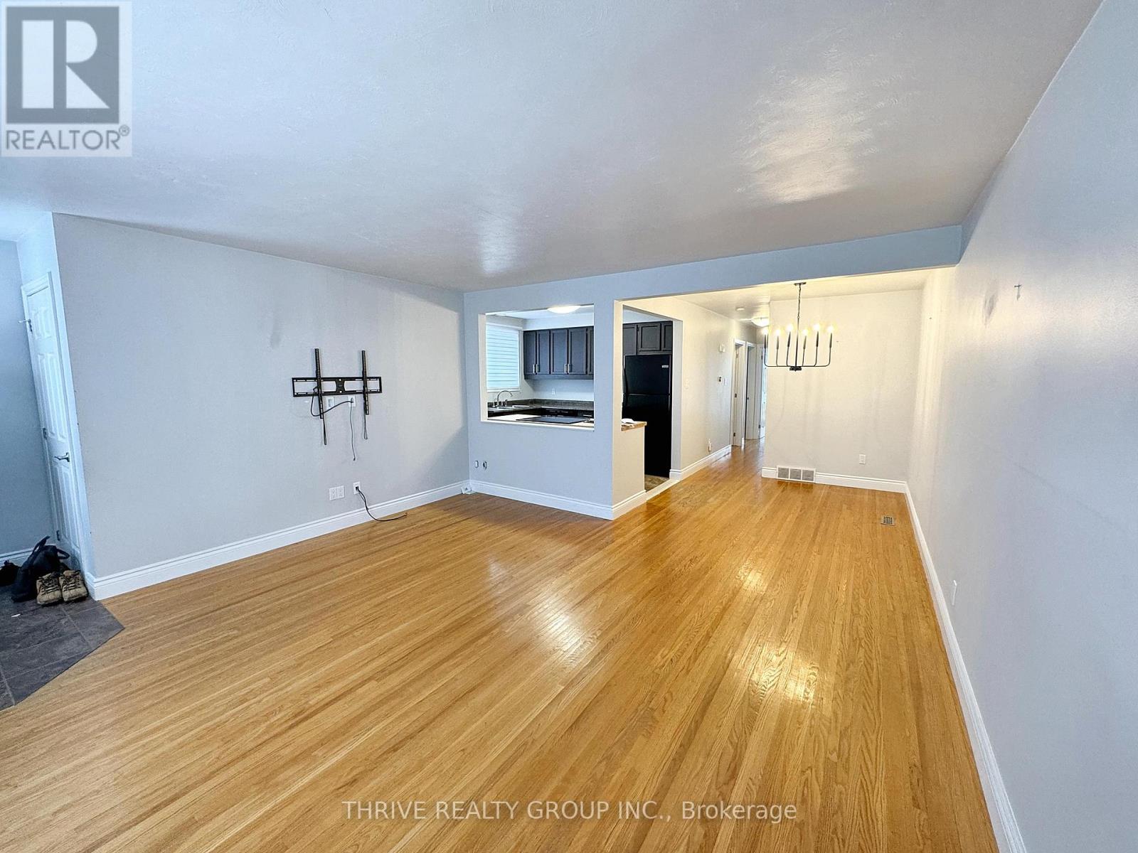 1319 Springbank Avenue, London South, Ontario  N6K 1Z9 - Photo 5 - X13103924