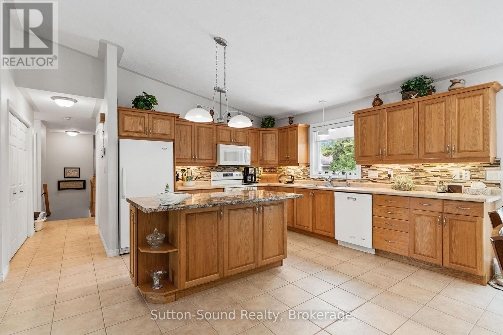 1215 Sunset Drive, South Bruce Peninsula, Ontario  N0H 1X0 - Photo 18 - X13103568
