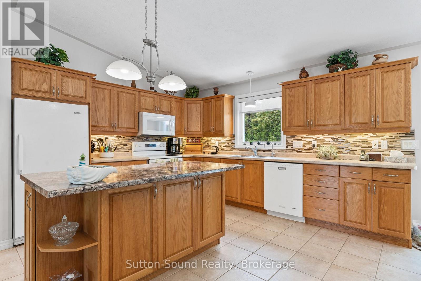 1215 Sunset Drive, South Bruce Peninsula, Ontario  N0H 1X0 - Photo 19 - X13103568