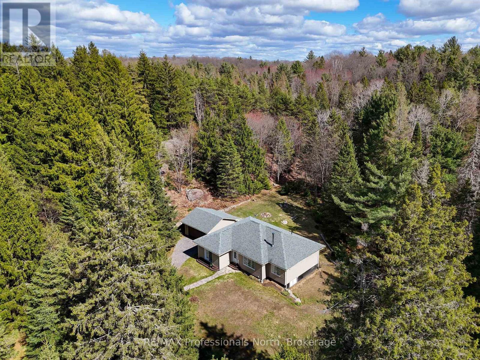 2253 Lone Pine Drive, Huntsville, Ontario  P0B 1L0 - Photo 2 - X13103630
