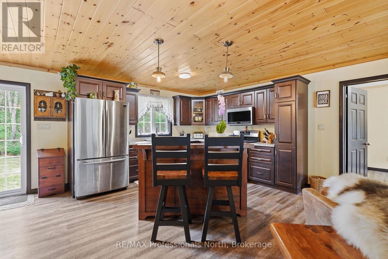 2253 Lone Pine Drive, Huntsville, Ontario  P0B 1L0 - Photo 5 - X13103630