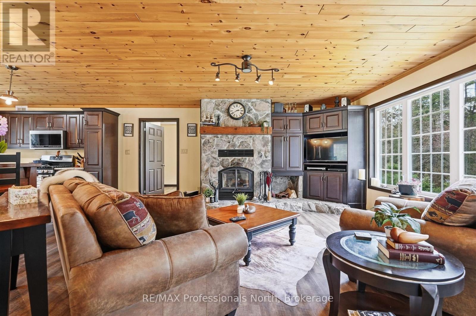 2253 Lone Pine Drive, Huntsville, Ontario  P0B 1L0 - Photo 9 - X13103630
