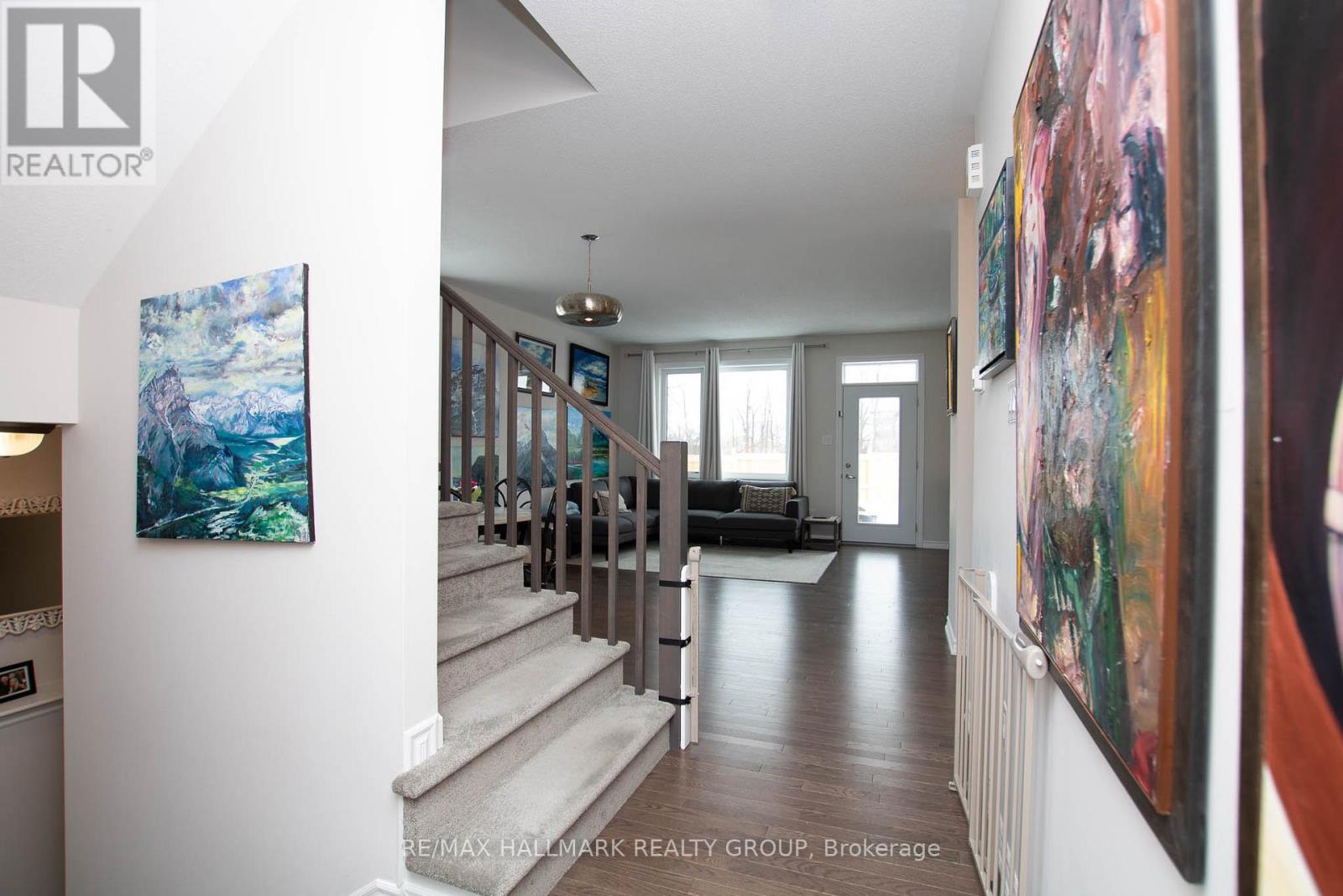 625 Crevier Walk, Ottawa, Ontario  K1W 0M5 - Photo 2 - X13103744