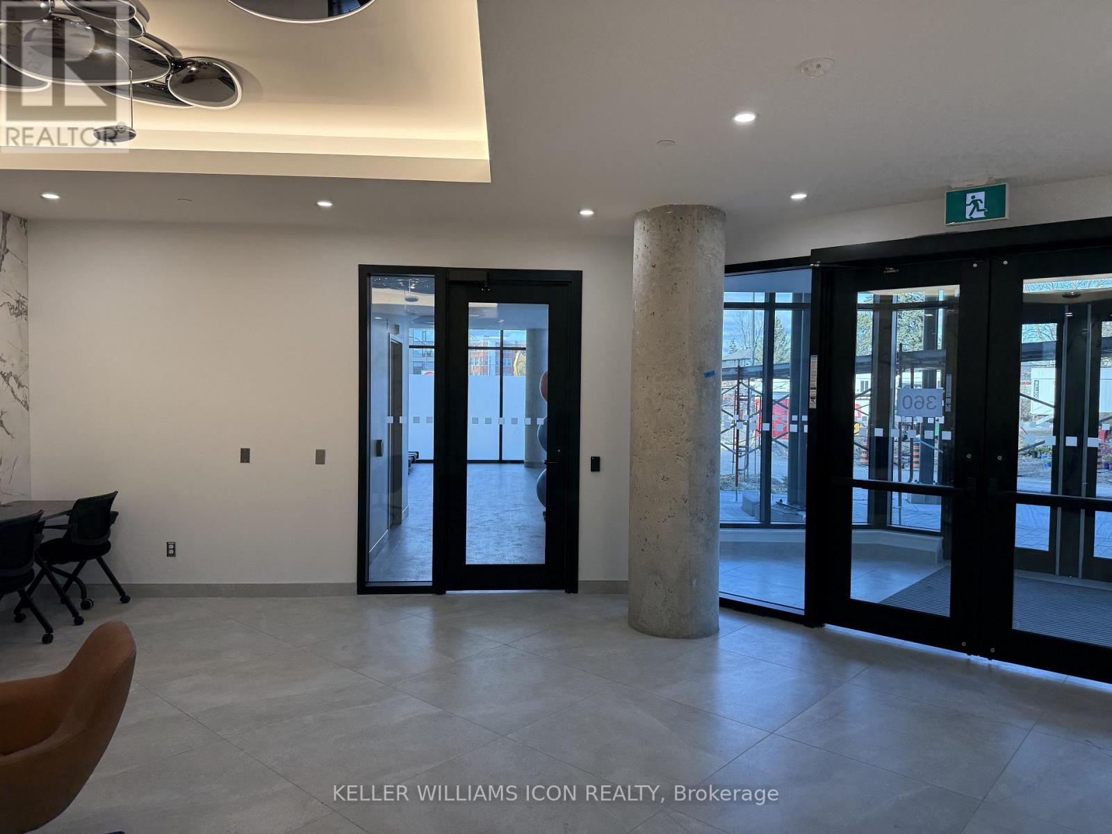203 - 360 Deschatelets Avenue, Ottawa, Ontario  K1S 5Y1 - Photo 2 - X13103854