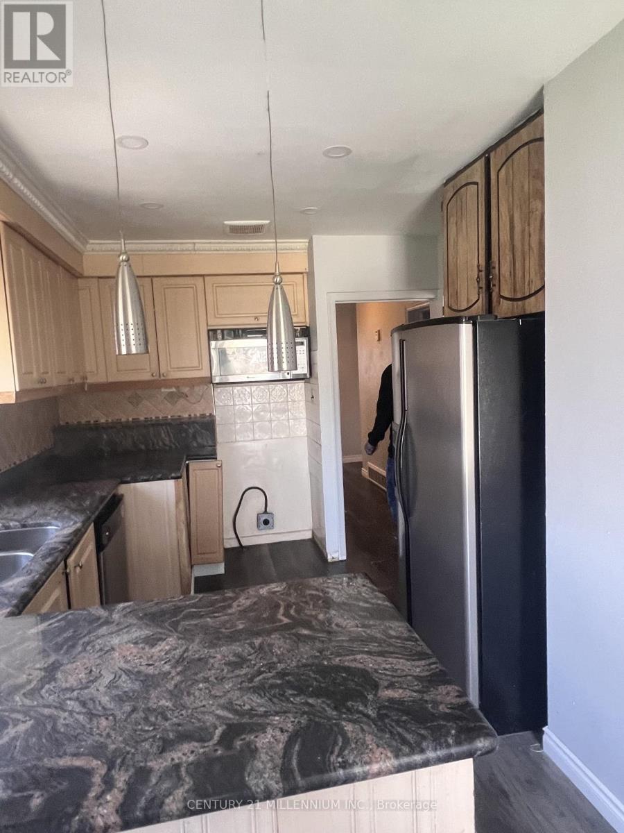 9 Tralee Avenue, Toronto, Ontario  M1G 3E3 - Photo 3 - E13069330
