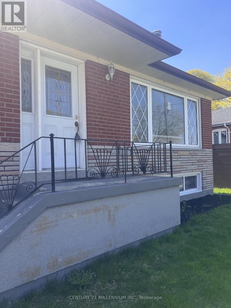 9 Tralee Avenue, Toronto, Ontario  M1G 3E3 - Photo 2 - E13069330
