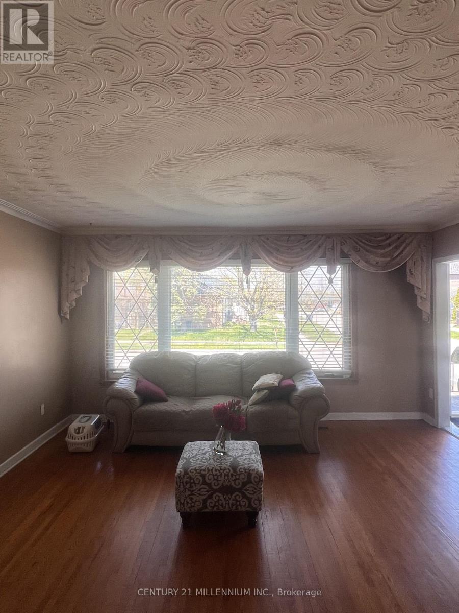9 Tralee Avenue, Toronto, Ontario  M1G 3E3 - Photo 7 - E13069330