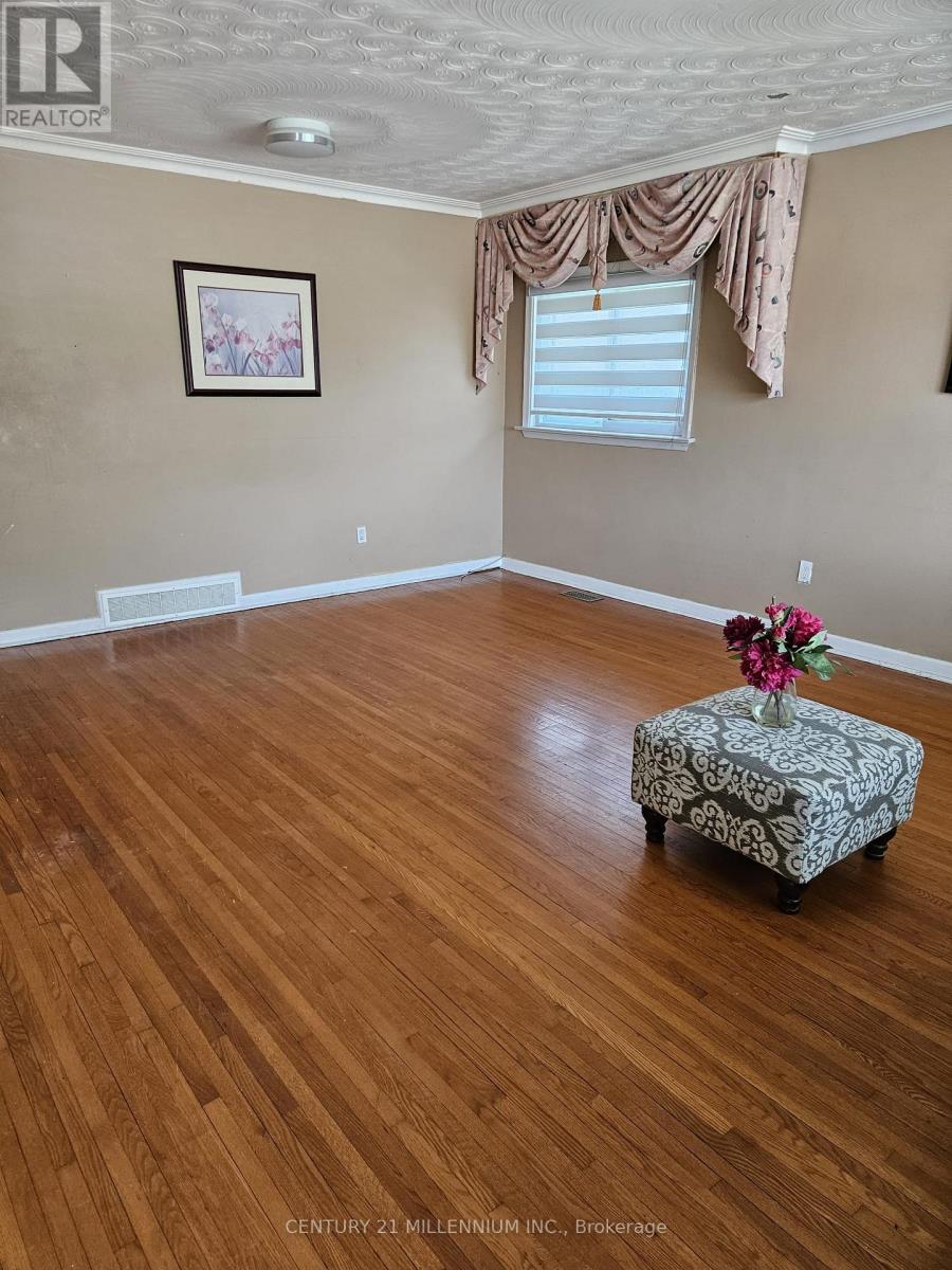 9 Tralee Avenue, Toronto, Ontario  M1G 3E3 - Photo 6 - E13069330