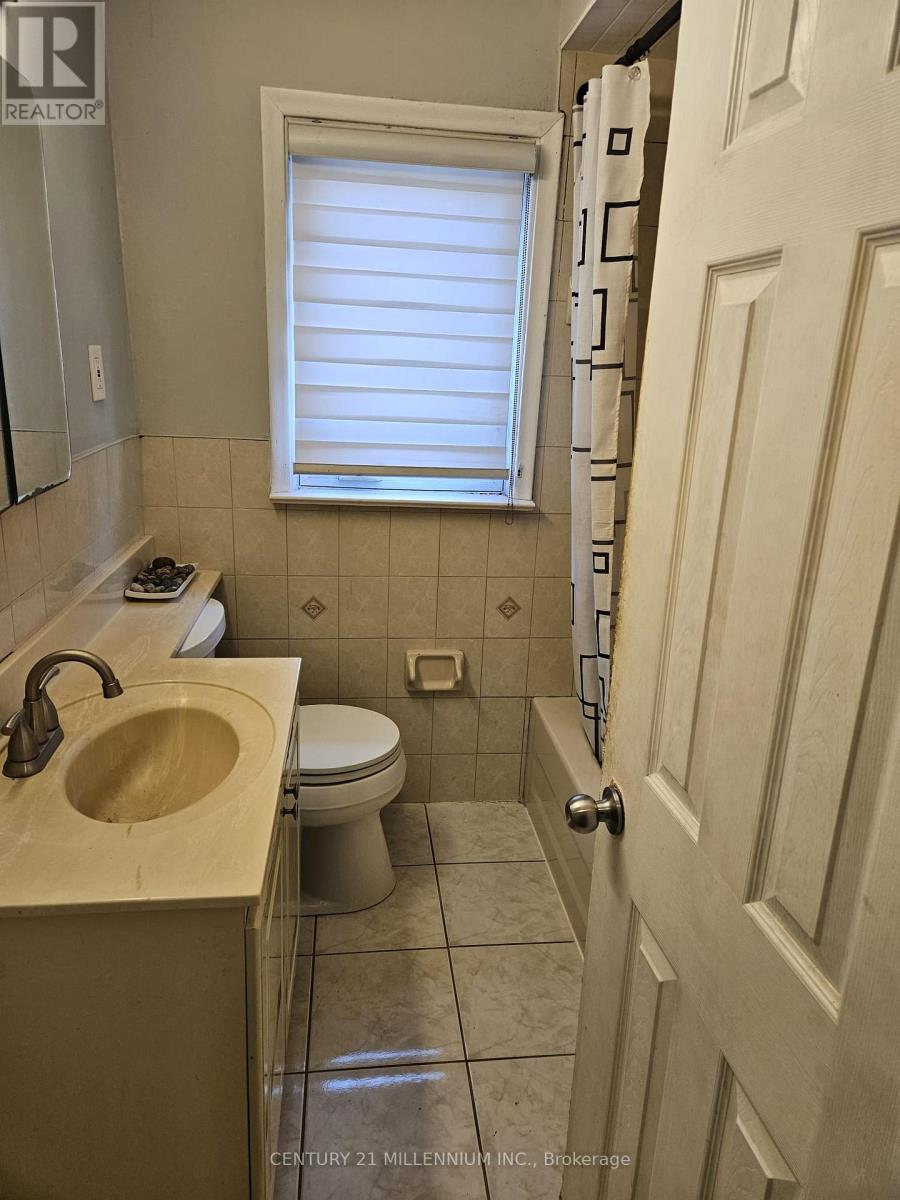 9 Tralee Avenue, Toronto, Ontario  M1G 3E3 - Photo 8 - E13069330